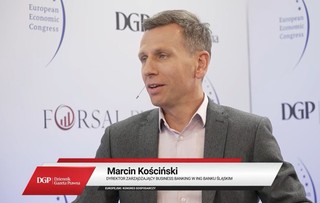 Kim będzie polski bankowiec za kilka lat i czemu niektórzy klienci wolą czaty