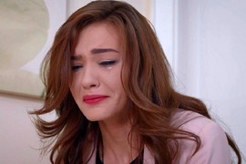 "Otac me je SILOVAO godinama, majka mi nije verovala dok ga nije ZATEKLA PORED MENE. Tukao me zbog svake sitnice", TURSKA GLUMICA otkrila jezive detalje, otac joj pretio da nikome ne priča i ovako ju je ucenjivao