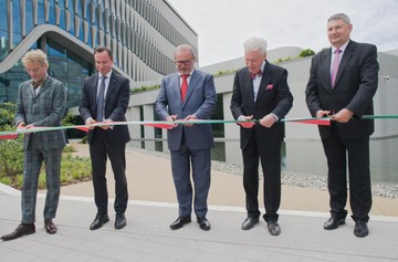 Formabontó új épület szimbolizálja a Richter nemzetközi sikereit