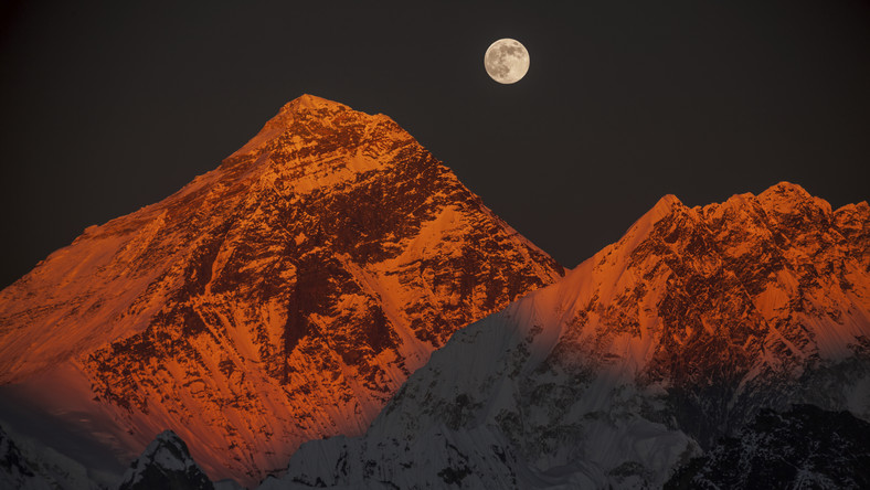 Ratownicy górscy, himalaiści, alpiniści są autorami blisko 20 filmów dokumentalnych, które zostaną pokazane podczas trzydniowego 12. Przeglądu Filmów Górskich w Ustrzykach Dolnych (Podkarpackie). Impreza rozpocznie się w piątek.