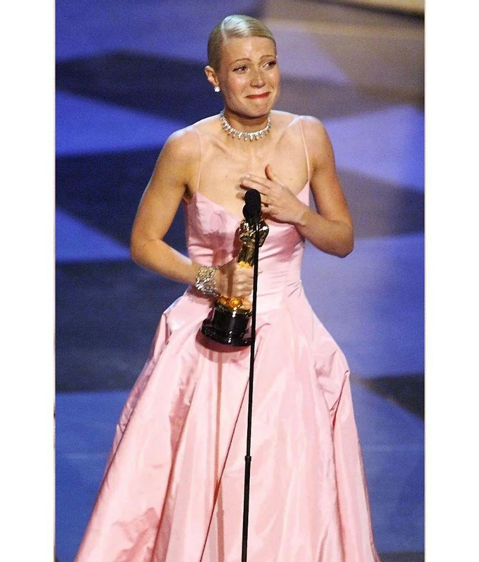 Neki komentatori su ismevali Gvinet Paltou zbog njenog plačnog govora na dodeli Oskara 1999 | Foto: Getty Images