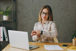 Pracujesz w sobotę. Na jakie wynagrodzenie możesz liczyć?