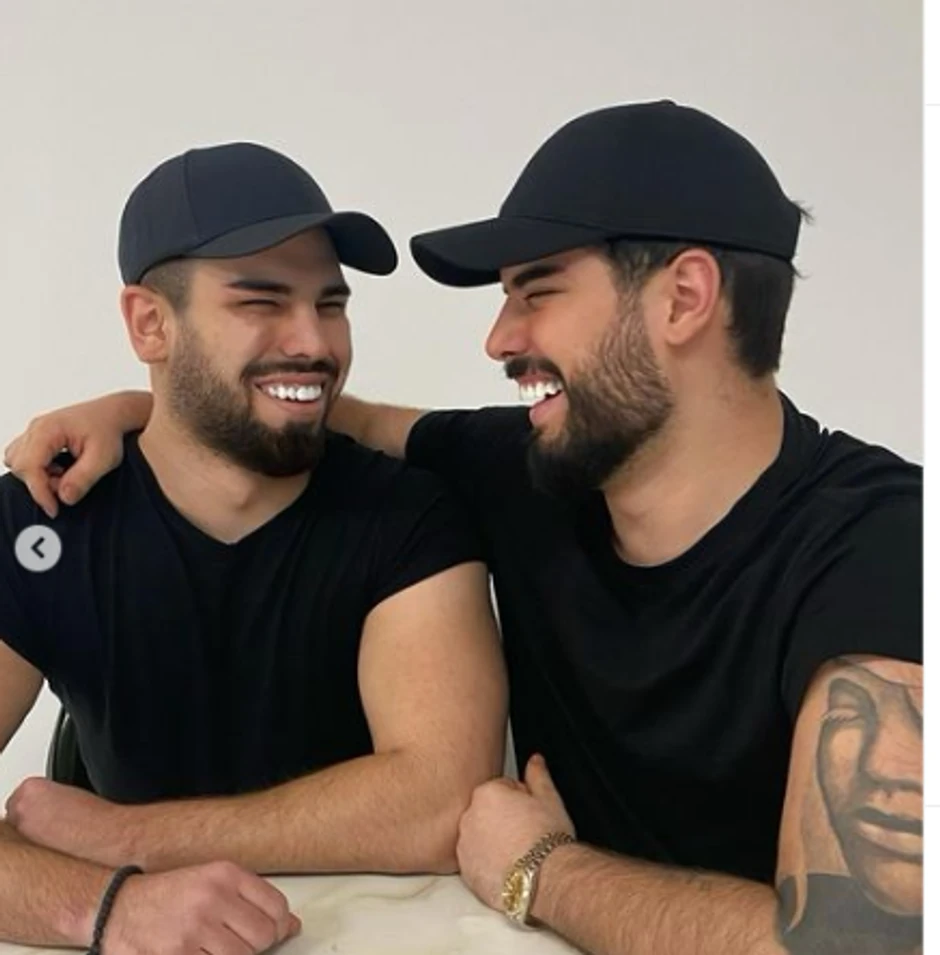 Adam Adaktar sa bratom