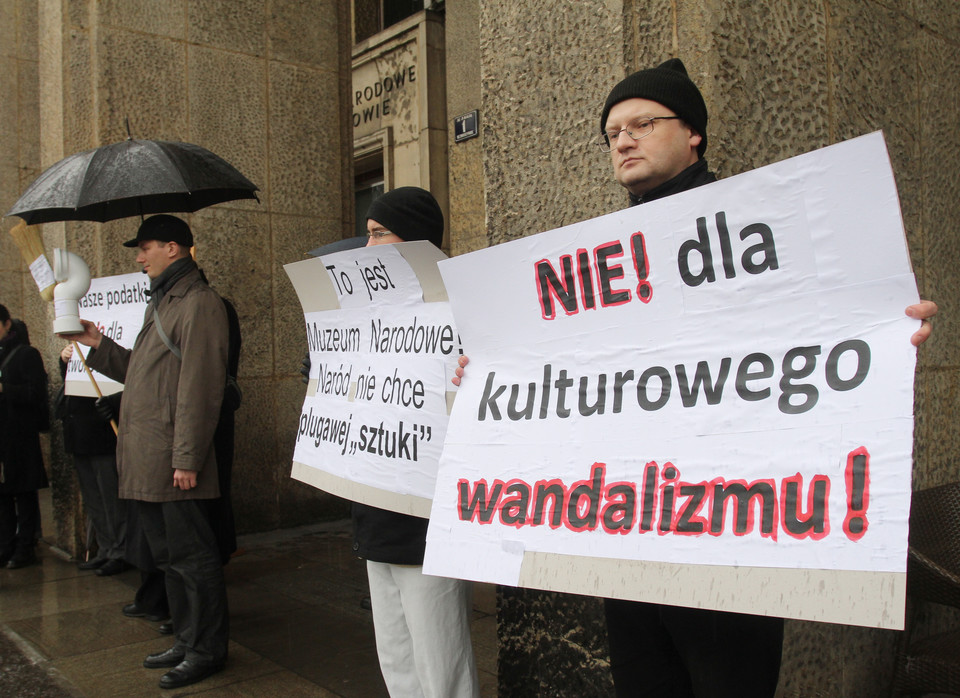 Protest przeciwko pracom Katarzyny Kozyry