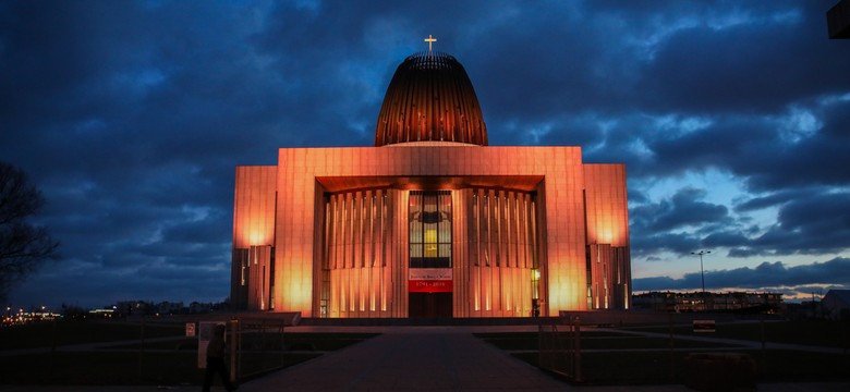 Świątynia Opatrzności Bożej zamknięta. Amerykanie kręcą serial SF