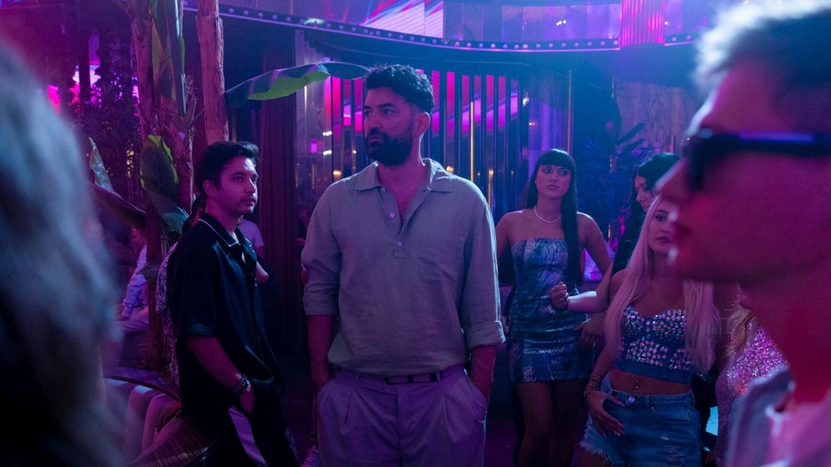 Cum sună melodia descoperită de Smiley într-un sertar pe o casetă din anul 1999. A refăcut-o după 27 de ani, pentru filmul „Vacanță All Inclusive”