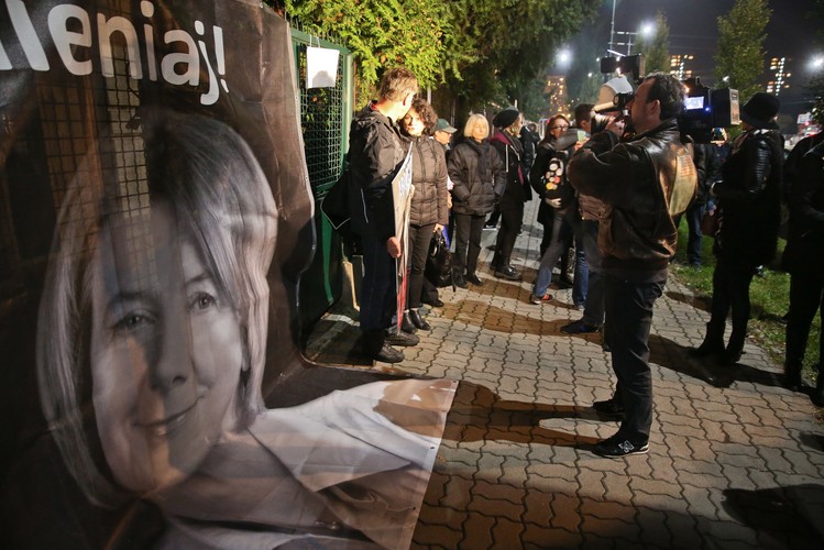 'Czarny protest' przed domem Jarosława Kaczyńskiego