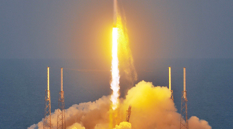 Így landolt december 21-én a Cape Canaveral-i bázison a rakéta / Fotó: MTI