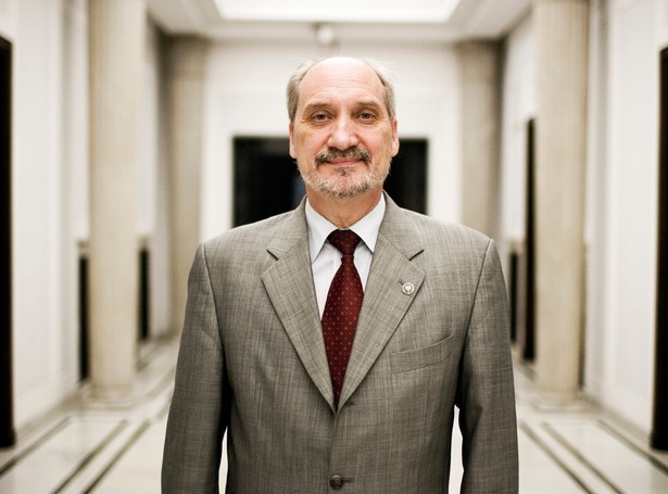 Macierewicz znów skłócił PiS z Platformą