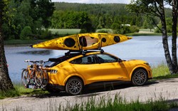 Bagażniki dachowe: co warto wiedzieć? O czym pamiętać, by nie zapłacić mandatu?