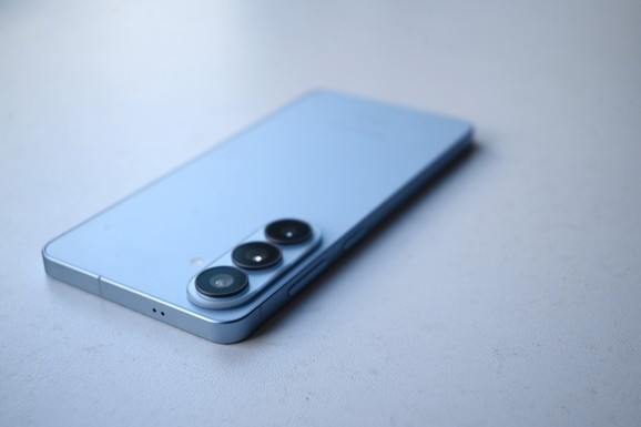 Serija Samsung Galaxy S27 bi mogla da dobije novi raspored kamera - evo zašto