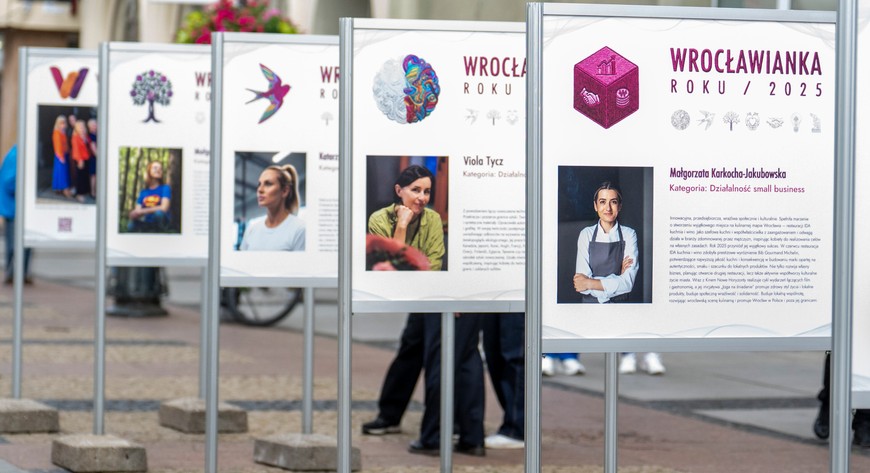 Wystawę nawiązująca do plebiscytu można oglądać na ul. Świdnickiej w pobliżu hotelu Monopol