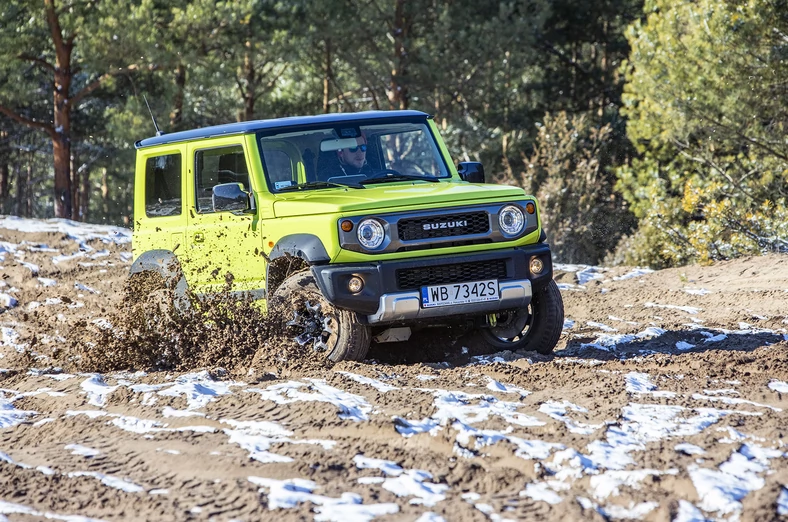 Suzuki Jimny 1.5 VVT 4AT - jego żywioł to teren