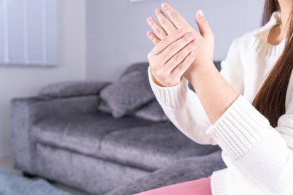 Reumatoid artritisz: ezek a reumatológus tanácsai a reggeli merevség ellen