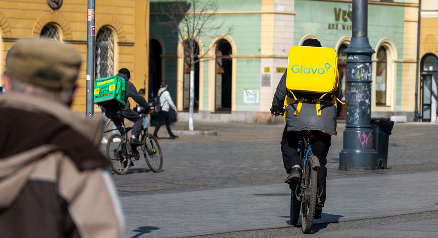Policja wspólnie ze Strażą Miejską zapowiadają wzmożone kontrole rowerowych dostawców oraz tych, którzy na jednośladach nie stosują się do przepisów.