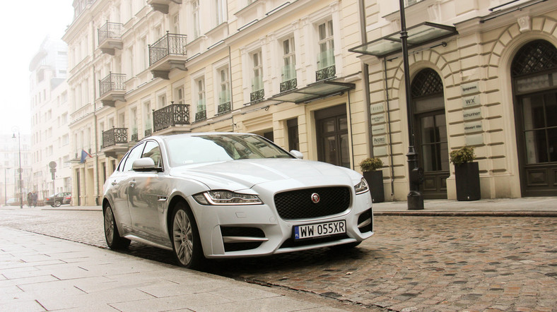 Jaguar XF 3.0 TDV6 R-Sport