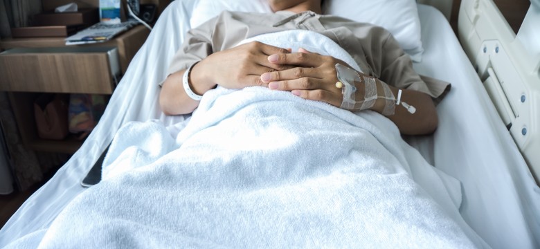 100 zł dodatku dla chorych. Pomoże w opłaceniu rachunków za prąd