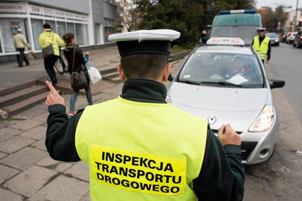 Pracownicy Inspekcji Transportu Drogowego protestują