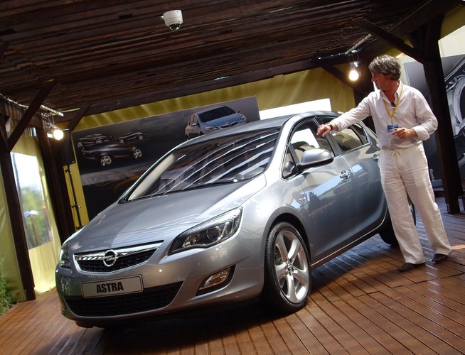 Astra numer cztery zadebiutuje 17 września na międzynarodowym salonie samochodowym we Frankfurcie. Wtedy poznamy cenę