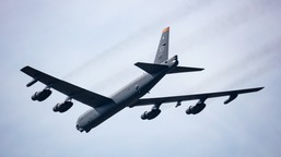 kraj nato stawia się amerykanom. zamyka niebo dla bombowców usa