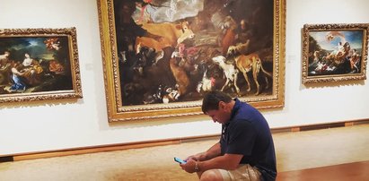 Andrzej Gołota poszedł do muzeum. Jego wzrok przykuł telefon!