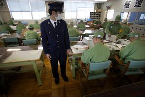 emeryci w japońskim więzieniu