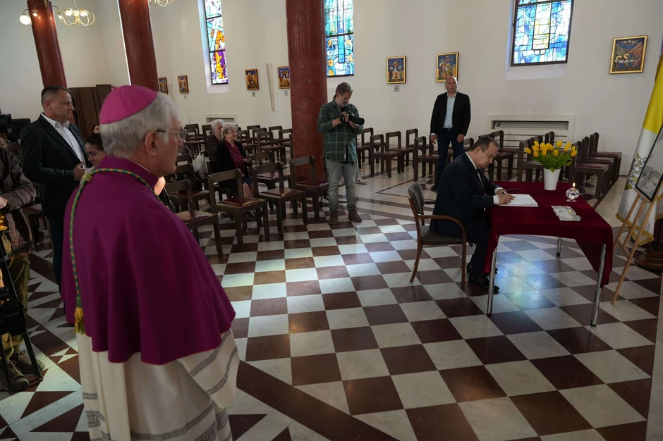 Ivica Dačić papa Franja