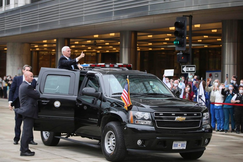 "Proći ćemo kroz ovo zajedno" - Majk Pens