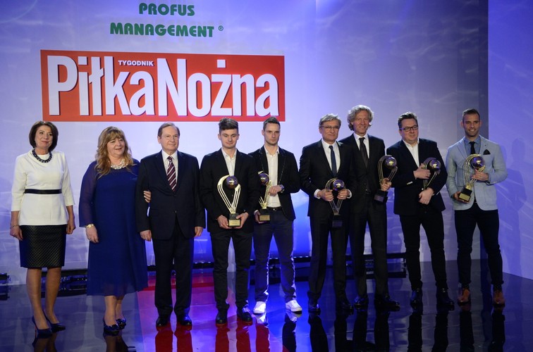 Adam Nawałka 'Człowiekiem Roku'. Za Roberta Lewandowskiego nagrodę odebrała mama