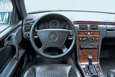 Mercedes Klasy E W210 2.9 Td - Ofiara Rdzy, Ale Z Dobrym Dieslem | Używane | Awarie | Ceny Części | Dane Techniczne|