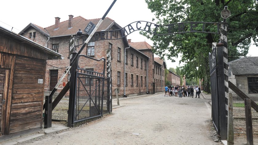 Alimenciarze jak ofiary Auschwitz. Skandaliczny mem