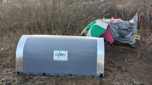 Namioty typu igloo będą na poznańskich ulicach przez całą zimę. Gdy zrobi się ciepło, trafią do magazynów i zostaną wykorzystane ponownie w kolejnych sezonach.