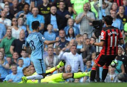 Liga angielska: Boruc puścił cztery gole. Kapustka nie zmieścił się nawet na ławce rezerwowych