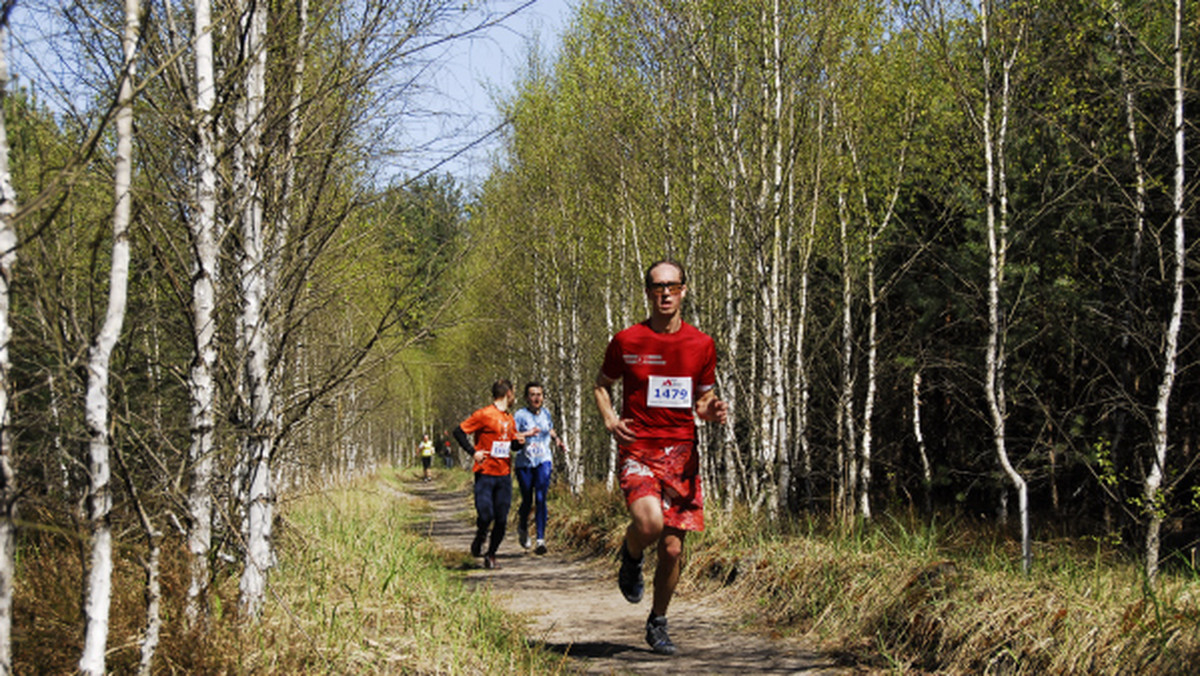 To był świetny dzień na bieganie - piękne słońce, bezwietrznie i nie za ciepło. W niedzielę 25 kwietnia w warszawskiej Choszczówce pojawiło się wielu biegaczy z całymi rodzinami, bo miejsce zawodów było wprost stworzone do wspólnego odpoczynku na łonie natury.