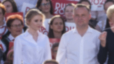 Rodzinne wakacje prezydenta. Kinga Duda wraz z tatą szaleje na skuterze wodnym