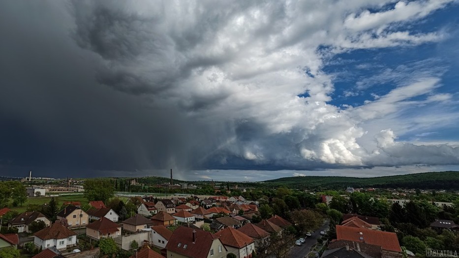A hatalmas zivatart több fotón örökítette meg a viharvadász