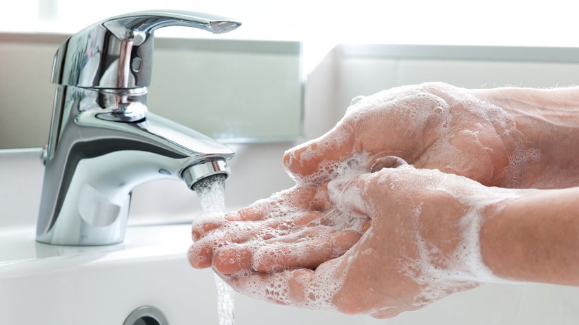 Jak poprawnie myć ręce