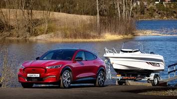 Kiedy najwięksi producenci przestaną produkować spalinowe auta? Sprawdzamy