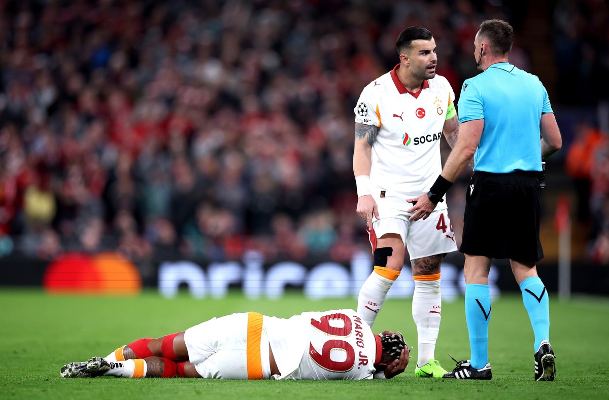 Paweł Raczkowski w ogniu krytyki. "Mecz miał prowadzić najlepszy arbiter na świecie, a sędziował najgorszy"