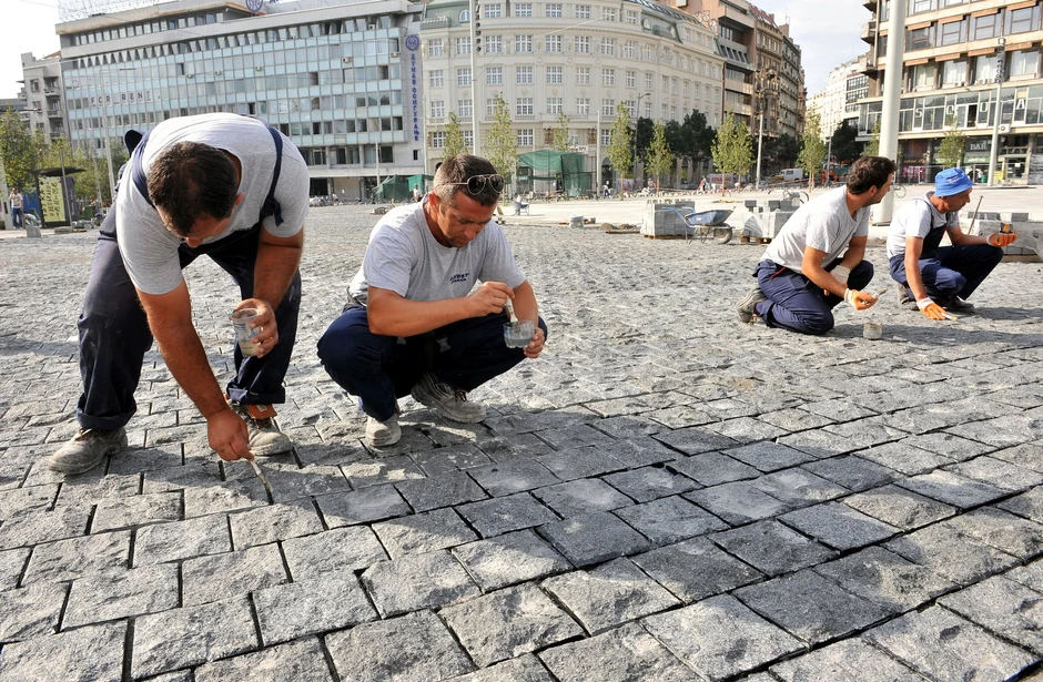 Radovi na Trgu republike