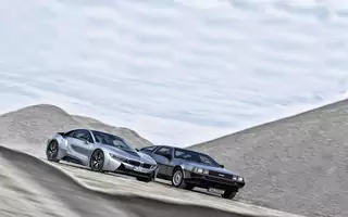 Wehikuły czasu – DeLorean DMC-12 i BMW i8