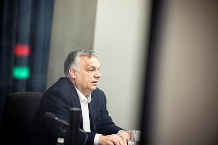 Orbán Viktor a pénteket a Kossuth Rádiónál kezdte / Fotó: MTI/Miniszterelnöki Sajtóiroda/Fischer Zoltán