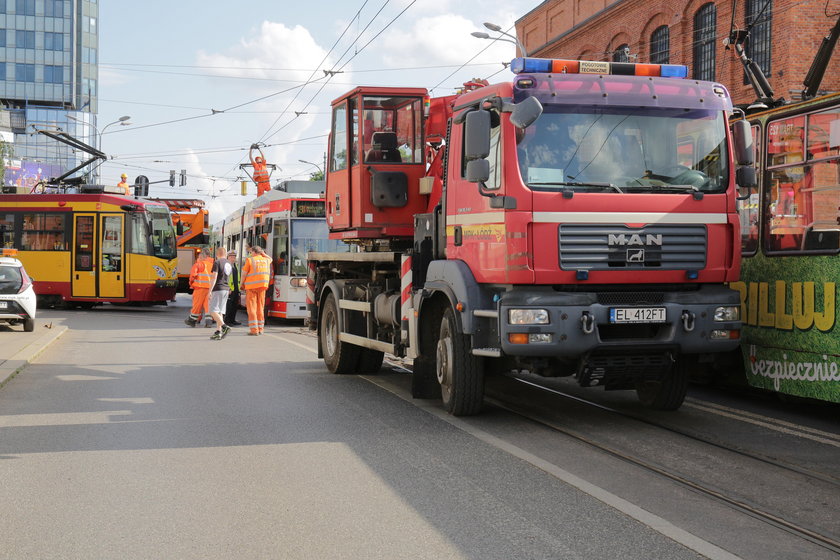 Wykolejenie tramwaju na pl. Reymonta