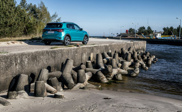 Volkswagen T-Cross sprytem zdobywa polskie ulice, a zaczął od Gdańska. Jak się prowadzi? Ile spala?