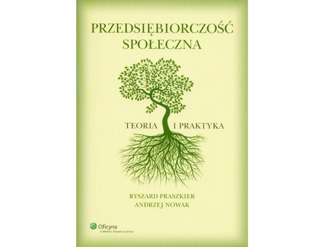 Ryszard Praszkier, Andrzej Nowak Przedsiębiorczość społeczna. Teoria i praktyka Oficyna Wolters Kluwer Polska, Warszawa 2012.
W przedmowie do tej książki pojawia się historia 10 polskich rolników, którzy po przemianach 1989 r. pojechali do Austrii na zaproszenie kooperatywy tamtejszych farmerów. Wrócili zafascynowani austriacką spółdzielczością i z głowami pełnymi planów. Kupimy wspólnie maszyny, zaczniemy uprawiać ziemię lepiej i wydajniej, razem dostaniemy kredyty na lepszych warunkach. Po powrocie do Polski z planów nic nie wyszło. Żaden z rolników nie potrafił przekonać do pomysłu nieufnych sąsiadów ze swoich rodzinnych wsi. Od tamtej pory niewiele się w Polsce zmieniło. Nasz kraj ma olbrzymi problem z kapitałem społecznym, a co za tym idzie, trudno rozkręca się nad Wisłą projekty związane z przedsiębiorczością społeczną. Książka bywałych w świecie akademików Ryszarda Praszkiera i Andrzeja Nowaka to dobry punkt wyjścia do uruchomienia tego zatkanego na razie silnika rodzimej gospodarki.
