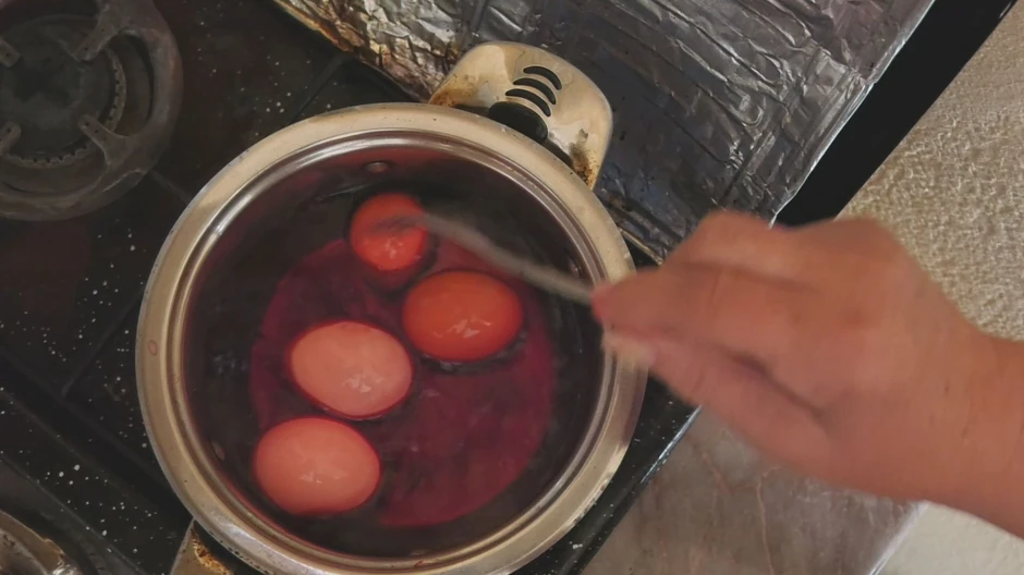 Farbanje jaja na Veliki petak