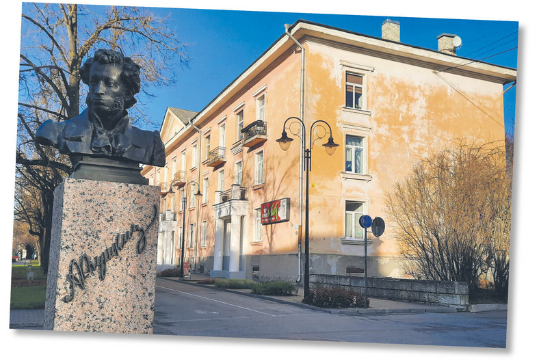 Pomnik Aleksandra Puszkina stojący na ul. A. Puszkina, głównej arterii Narwy. Fot. Michał Potocki