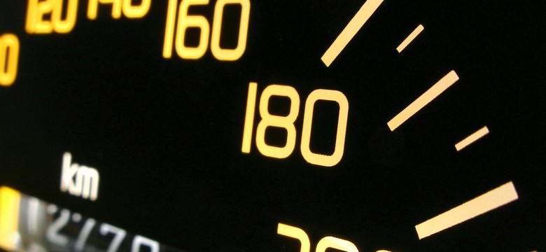 2,5 km/h za szybko i mandat? Platforma nie przewidziała problemu