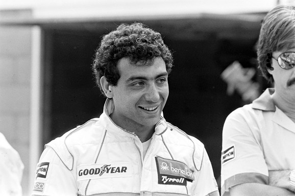 Prodaje se retki Mercedes koji je pripadao vozaču Formule 1: Proizvedeno je samo 30, cena se samo naslućuje