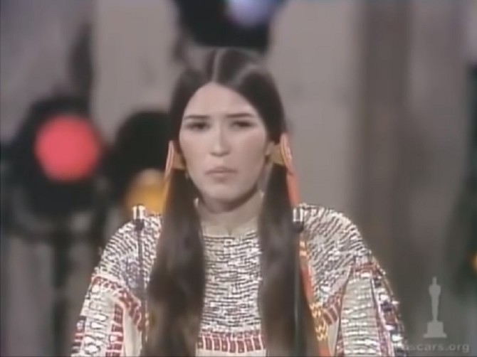 Sačin Litlfeder na dodeli Oskara 1973. godine Youtube/Oscars